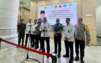 Menko Polkam Apresiasi Sinergi Pemprov Sumut Berantas Premanisme dan Narkoba 4 Staf Ahli Bidang Ideologi dan Konstitusi Kemenko Polkam, Irjen Pol. Desman Sujaya Tarigan usai memimpin Rapat Koordinasi Pemberantasan dan Pencegahan Narkoba serta Penanganan Aksi Premanisme di Provinsi Sumatera Utara