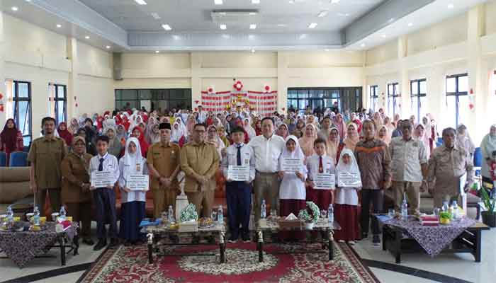Bantuan PIP untuk 156 Siswa Padang Panjang