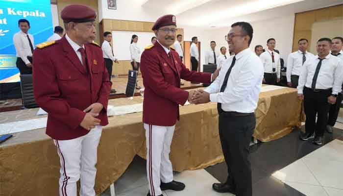 Menteri Sosial Perkenalkan Seragam Almamater Sekolah Rakyat