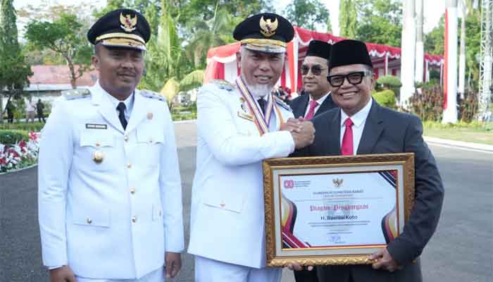 Tiga Tokoh Terima Penghargaan dari Pemprov Sumbar