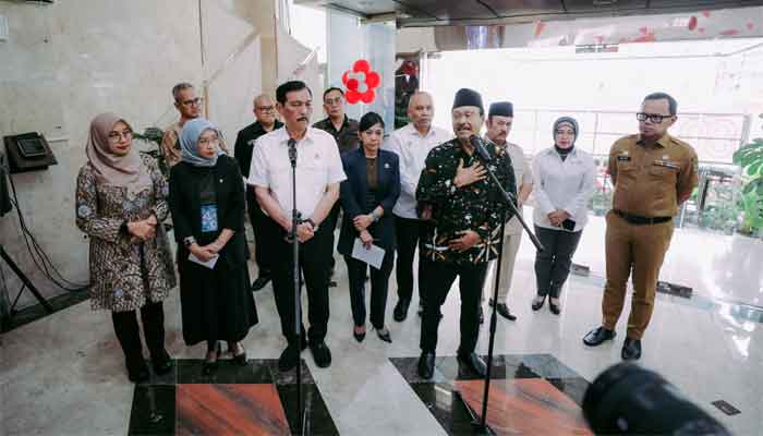 Menteri Sosial Saifullah Yusuf menghadiri Rapat Pleno Perdana Komite Percepatan Transformasi Digital Pemerintah di Kantor DEN