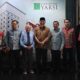 Gubernur Sumbar, Mahyeldi melakukan pertemuan dengan Rektor Universitas Yarsi, Prof. Dr. Faisal Jalal, Ph.D, dan pendiri Yayasan Yarsi, Prof. Dr. Jurnalis Uddin