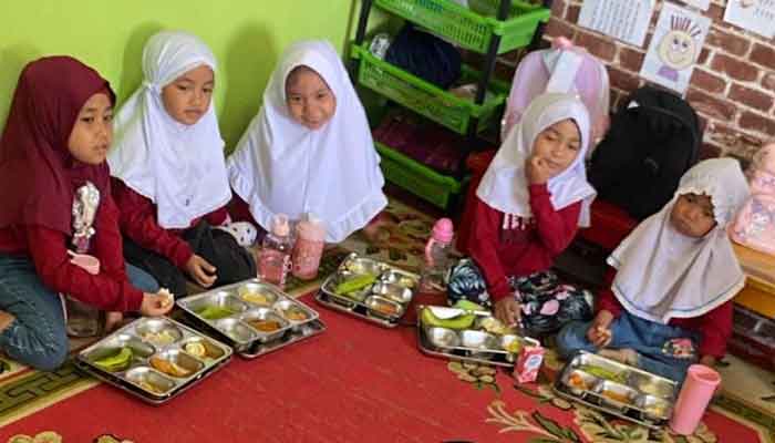 4.602 Pelajar Solok Selatan Nikmati Makan Bergizi Gratis 1 Pelajar Solok Selatan Nikmati Makan Bergizi Gratis