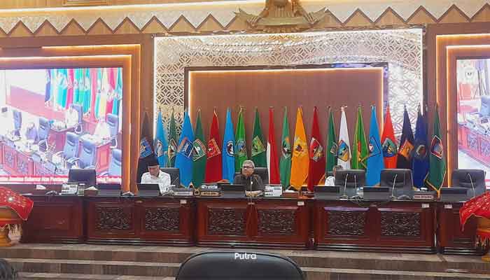 Gubernur Mahyeldi Sampaikan Jawaban terhadap Pandangan Umum Fraksi DPRD Sumbar Terkait 2 Ranperda