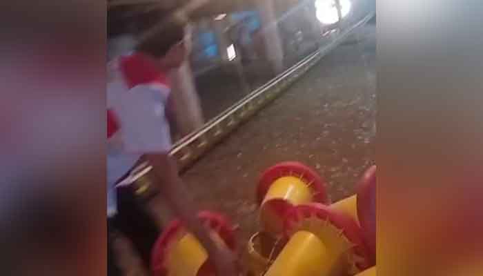 Siswa PKL di Diskominfo Pasaman urus kandang ayam