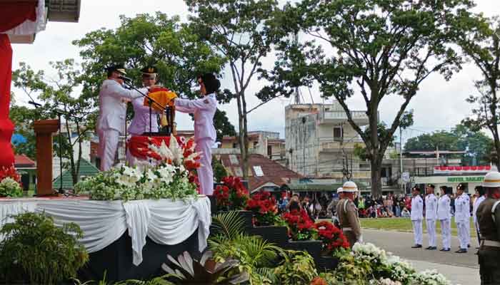 54 Anggota Paskibraka Sukses Kibarkan Bendera Pusaka Merah Putih di Bukittinggi 1 Upacara HUT RI ke-80 di Bukittinggi