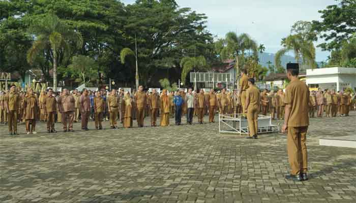 Apel Gabungan ASN di Halaman Kantor Bupati Solok Selatan