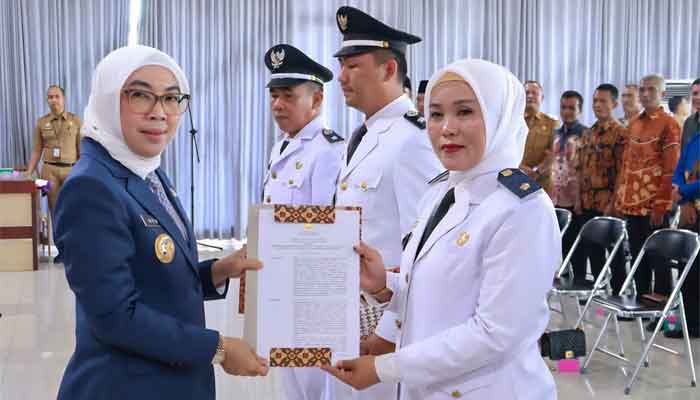 Bupati Way Kanan Lantik Kepala Kampung Baru dan Bukit Harapan serta Penjabat Kepala Kampung Cugah