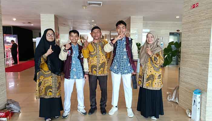 Dua Siswa SMAN 1 Padang Panjang Lolos ke Final OSN 2025