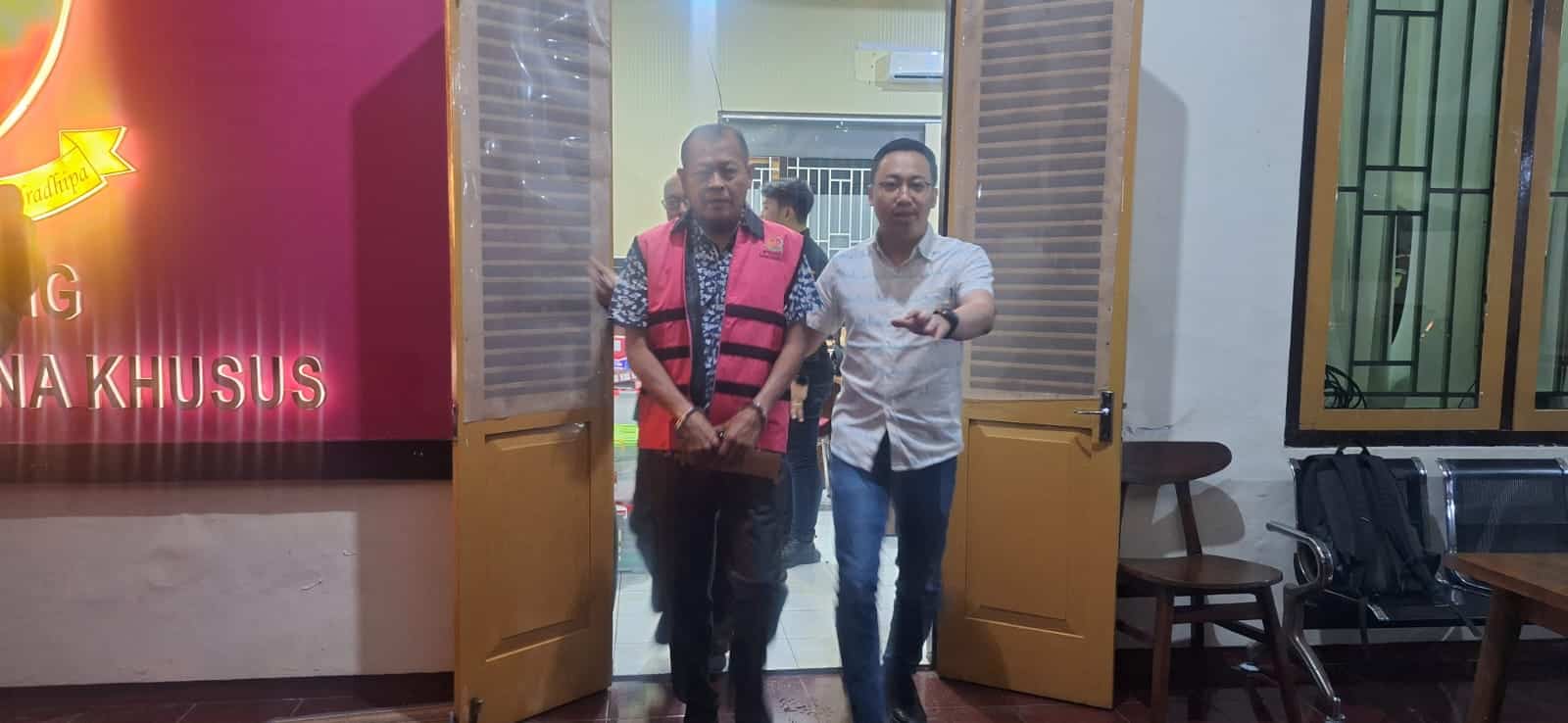 Kejari Blitar Tahan Mantan Kadis PUPR Terkait Kasus Korupsi Proyek DAM Kali Bentak 1 IMG 20250918 WA0106