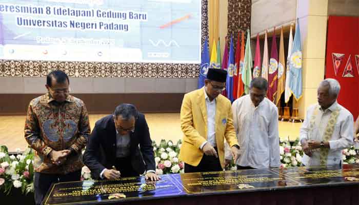 Menteri Diktisaintek Resmikan 8 Gedung Baru UNP