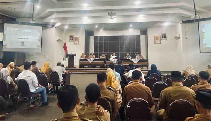 Pemkab Solok Rancang Strategi untuk Sukseskan Festival 5 Danau 1 Pemerintah Kabupaten Solok menggelar Rapat Koordinasi persiapan pelaksanaan Event Festival 5 Danau