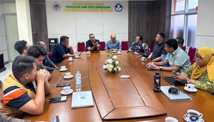 Rombongan Kemenpora Berkunjung ke FIK UNP