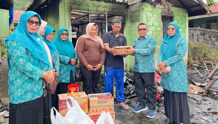 TP-PKK Padang Panjang Salurkan Bantuan untuk Keluarga Korban Kebakaran
