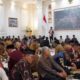 Wali Kota Padang Panjang, Hendri Arnis duduk bersama Pemangku Adat Niniak Mamak Kamanakan Padang Panjang, Batipuah, X Koto (Pabasko) di Pendopo Rumah Dinas Wali Kota