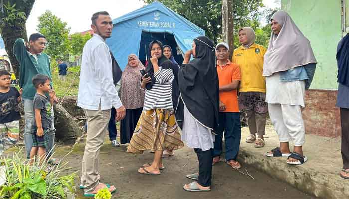 Wawako Padang Panjang Serahkan Bantuan untuk Korban Kebakaran di Kampung Manggis