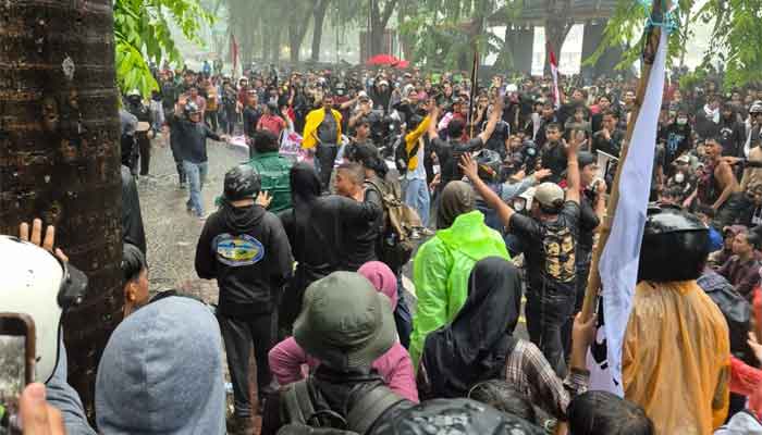 Aksi Unjuk Rasa di Kota Medan Sasar Polda Sumut, Kantor Gubernur, Kejati dan Lainnya 1 Aksi Unjuk Rasa di Kota Medan