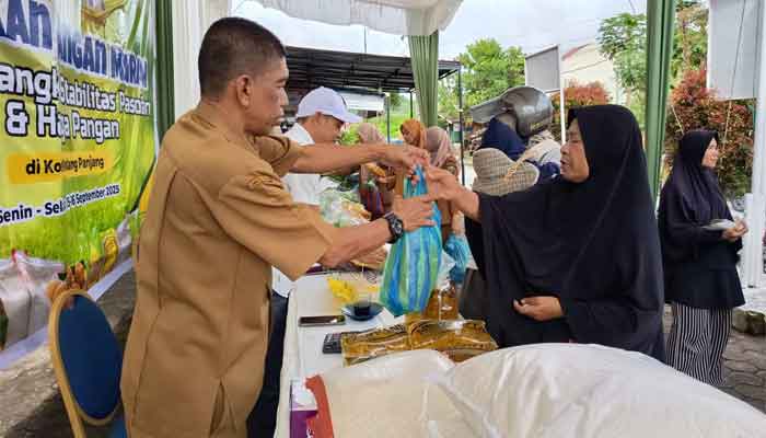 Dari Beras Kuriak hingga Minyak Goreng, Warga Serbu Gerakan Pangan Murah di Dispangtan Padang Panjang 1 Warga Padang Panjang Serbu Gerakan Pangan Murah di Dispangtan