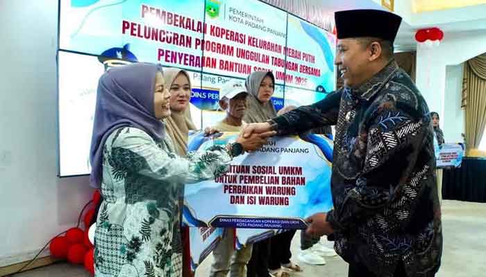 Wako Padang Panjang, Hendri Arnis serahkan Bantuan UMKM