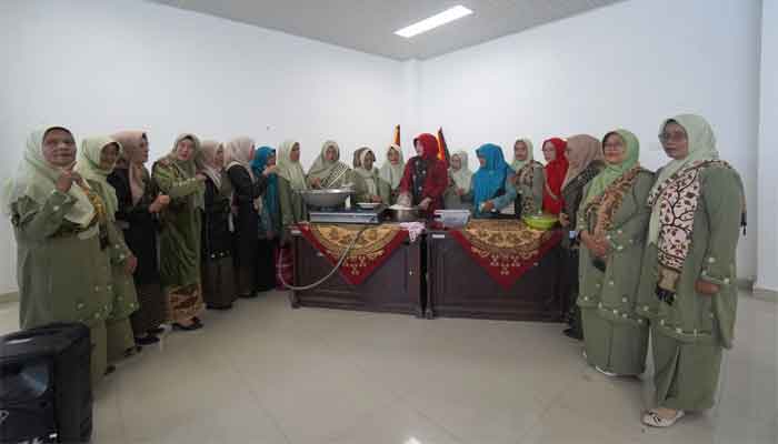 Disdikbud Padang Panjang Gandeng Bundo Kanduang Lestarikan Warisan Budaya Takbenda Lewat Makanan Tradisional