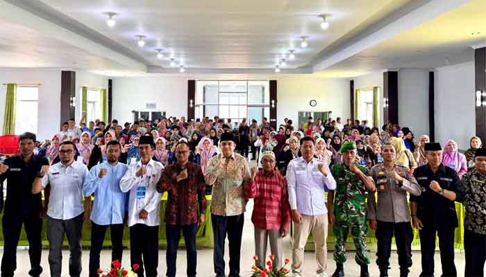 Anggota DPR RI, Ade Rezki Pratama bersama BGN sosialisasikan Program MBG di Nagari Sungai Pua, Kecamatan Banuhampu, Kabupaten Agam, Sumatera Barat
