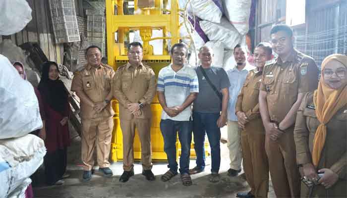 Dinas Koperasi, Perdagangan, dan Perindustrian Kabupaten Asahan salurkan bantuan sarana dan prasarana industri kepada pelaku usaha kecil dan menengah