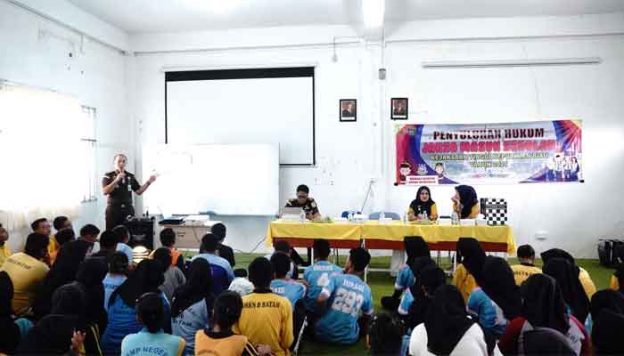 Kejati Kepri dalam Program Jaksa Masuk Sekolah di SMK Negeri 8 Batam