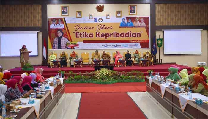DWP Kota Payakumbuh Perkuat Karakter dan Etika dengan Seminar 1 Dharma Wanita Persatuan Kota Payakumbuh Gelar Seminar Dengan Tema Etika Kepribadian