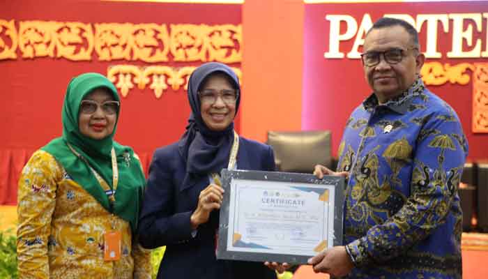 Konferensi PAPTEKINDO 2025 di UNP, Wamenaker Tegaskan Pentingnya Transformasi Ekosistem Pelatihan Vokasi