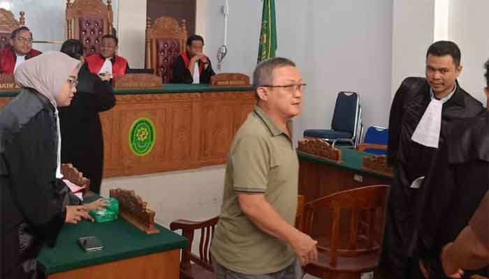 PN Tanjungpinang Vonis 15 Bulan Penjara bagi Pelaku Pengeroyokan Hartono Alias Amiang 1 PN Tanjungpinang Vonis 15 Bulan Penjara bagi Pelaku Pengeroyokan Hartono Alias Amiang