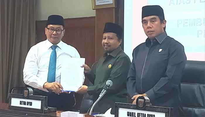Wali Kota Bukittinggi Hantarkan Perubahan Kedua Perda tentang Pembentukan dan Susunan Perangkat Daerah