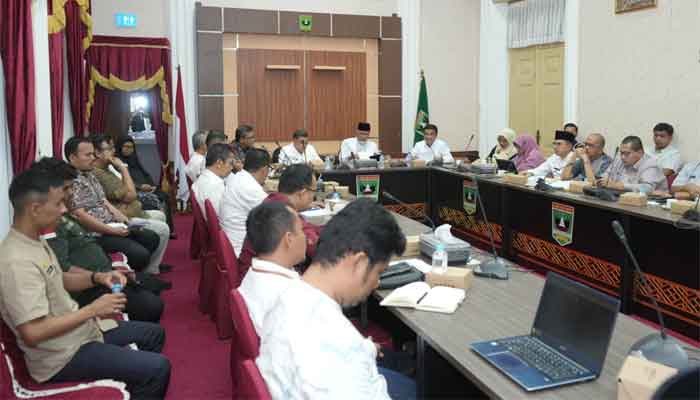 Atasi Kemacetan Padang Lua, Gubernur Sumbar Sepakat Lanjutkan Jalan Bypass Bukittinggi-Koto Baru 3 Rapat pembahasan rencana penataan kawasan dan pembangunan infrastruktur Padang Lua di ruang rapat Istana Gubernur Sumbar