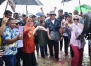 Anggota DPR Saadiah Uluputty dan Widya Pratiwi Ikut Tradisi Wer Warat di Festival Meti Kei Maluku Tenggara