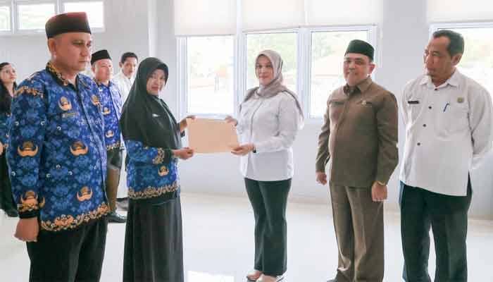 Wabup Bintan, Deby Maryanti melantik 17 Pejabat Fungsional