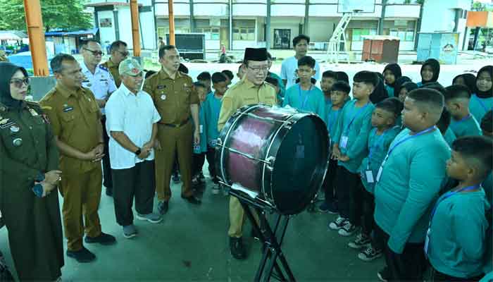 Wako Payakumbuh Lepas Siswa SD IT IPHI Ikuti Lomba Piala Raja Hamengkubuwono 2025 di Yogyakarta