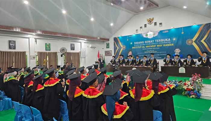 Institut Al Maarif Way Kanan Wisuda 142 Mahasiswa dari 4 Prodi