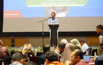 Kejati Kepri Bersama Pertamina Bahas Upaya Mitigasi Risiko Pidana dalam Kontrak Bisnis 3 Kajati Kepri, J. Devy Sudarso memberi sambutan dalam Focus Group Discussion (FGD) bersama Pertamina Group Sumbagut, bertempat di Batam Marriott Hotel Harbour Bay Kota Batam