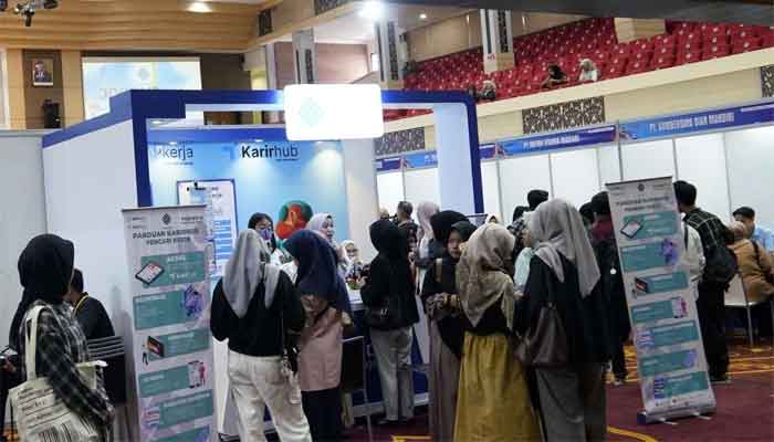 Disnakertrans Sumbar bersama UNP adakan Job Fair