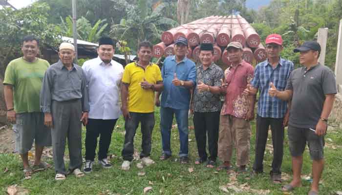 Wakil Ketua DPRD Kota Padang dari Fraksi Partai Nasdem, Osman Ayub turun ke lapangan melihat kondisi jalan lingkar kelok di Kelurahan Kuranji, Kecamatan Kuranji