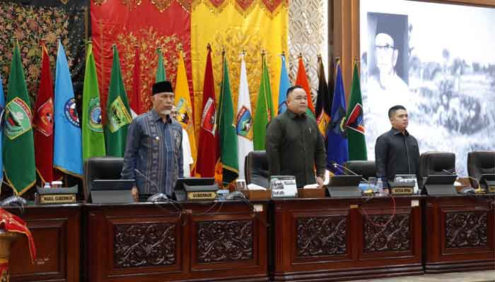 DPRD Sumbar menggelar rapat paripurna dengan agenda Penyampaian Pandangan Umum Fraksi-fraksi terhadap Ranperda APBD Tahun Anggaran 2026