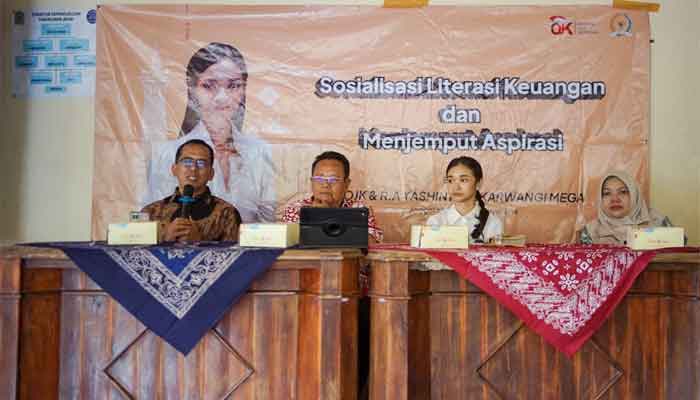 Anggota DPD RI, R.A. Yashinta Sekarwangi Mega saat sosialisasi pinjaman online ilegal bersama Ketua DPRD DIY, Nuryadi dan OJK DIY di Desa Tepus, Gunungkidul