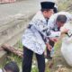 Wabup Solok Pimpin Aksi Bersih Sampah di Lapangan Sepak Bola Bukit Sundi