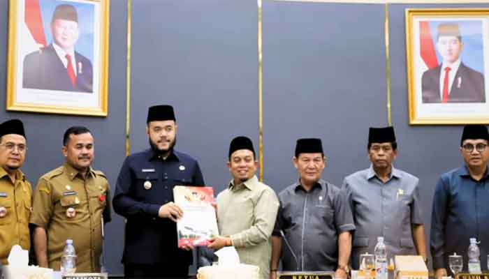 (DPRD Kota Padang menggelar rapat paripurna penyampaian pendapat akhir fraksi-fraksi terhadap Ranperda APBD tahun anggaran 2026