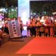 Bupati Roby Kurniawan melakukan Flag Off Dekranasda Night Run Bintan 5K 2025