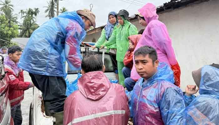 Kemensos Salurkan Bantuan logistik ke Beberapa Lokasi Banjir di Sumatera