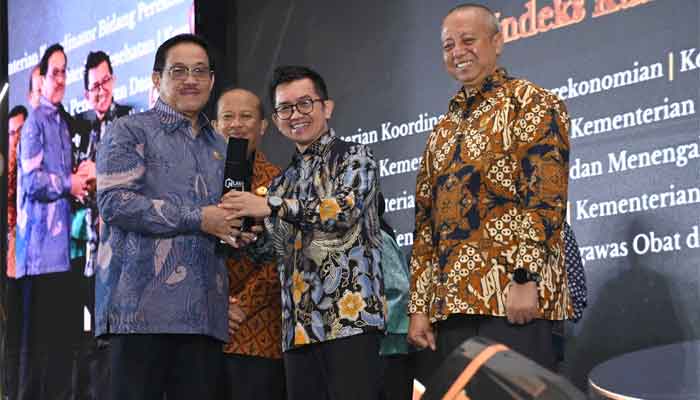 Kementerian PANRB Raih Predikat Unggul IKK Award 2025 dari LAN