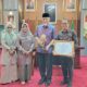 Gubernur Sumbar, Mahyeldi menerima audiensi Kepala UPTD Museum Adityawarman, Tuti Alawiyah bersama jajaran Sri Ramayani (Kasubag TU) dan Ardianto (Kasi Pelayanan dan Edukasi).