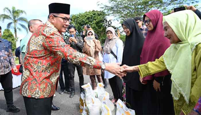 Pemko Bukittinggi dan Bulog Salurkan Bantuan Pangan Periode Oktober-November 2025