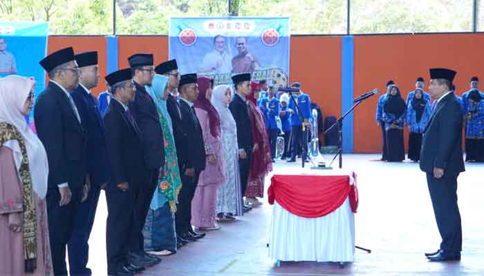 Sekdako Bukittinggi Lantik 13 Pejabat Administrator, Pengawas dan Fungsional 1 Sekdako Bukittinggi Lantik 13 Pejabat Administrator, Pengawas dan Fungsional