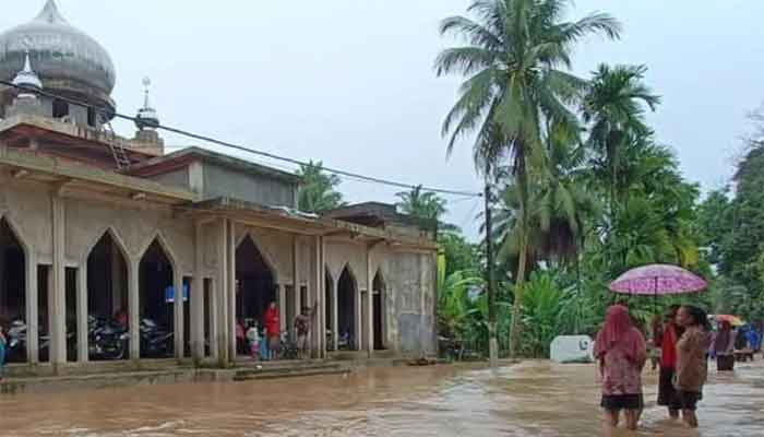 Batang Bayang Meluap, 1 KK Mengungsi ke MIN, Semua Kenagarian Terendam Banjir Bandang